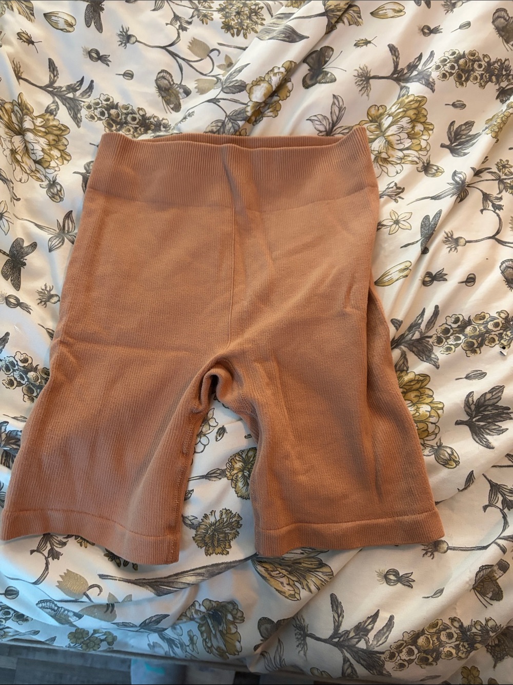 Fabletics Ribbed Bike Shorts in Rust